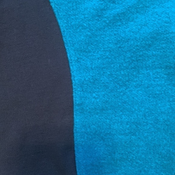 Urban Outfitters Long Sleeve Crewneck Crop Top Black & Teal Women’s XS - Picture 11 of 11